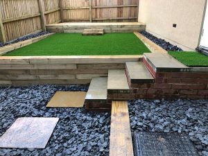 Raised artificial lawn by Alpyne Grass