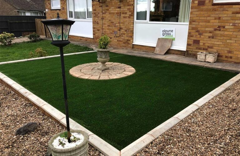 Front raised lawn area in Exmouth