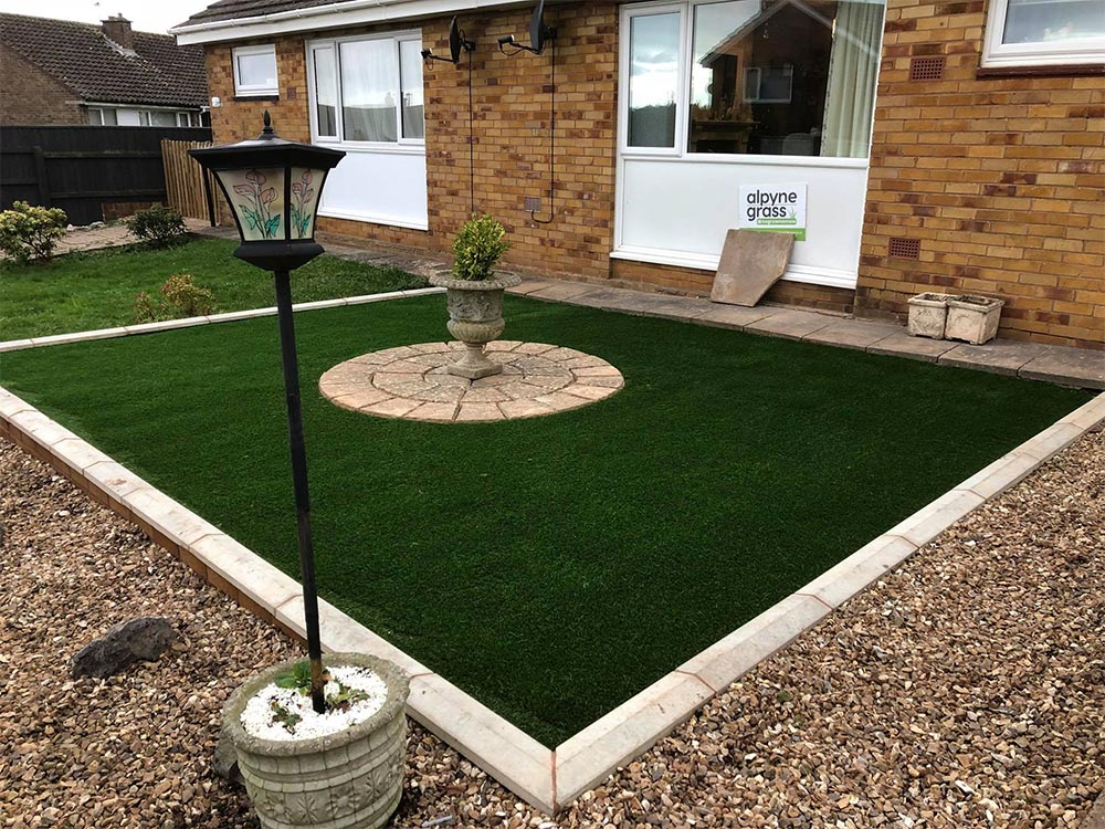 Front raised lawn area in Exmouth